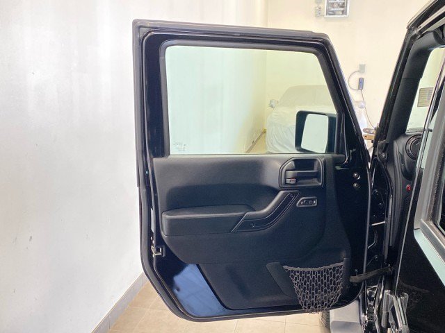 Used 2017 Jeep Wrangler Unlimited Sahara AWD/4WD image 10