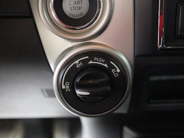 Used 2019 Nissan Titan SV AWD/4WD image 28