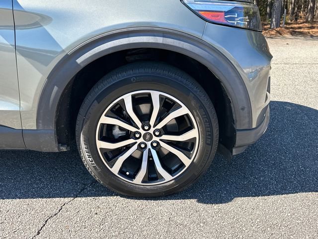Certified 2020 Ford Explorer ST w/ Premium Technology Package image 12