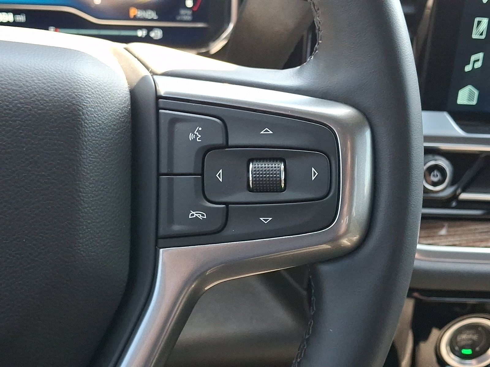 Used 2024 Chevrolet Silverado 1500 LT image 25