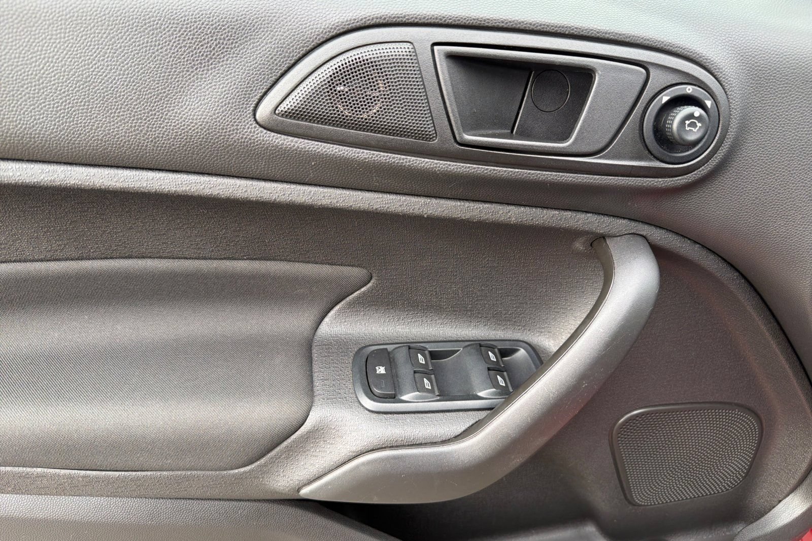 Certified 2017 Ford Fiesta SE FWD image 16