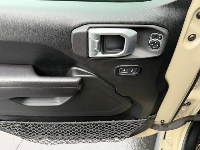 Used 2020 Jeep Gladiator Rubicon w/ Trailer Tow Package AWD/4WD image 14