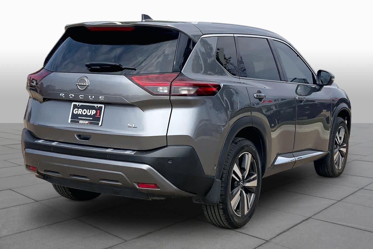 Used 2023 Nissan Rogue SL w/ SL Premium Package FWD image 13