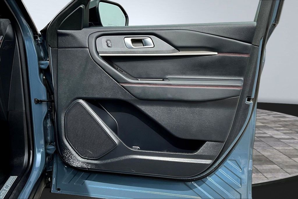 Certified 2025 Ford Explorer ST-Line image 27