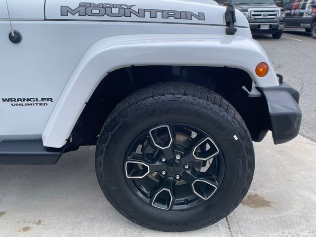 Used 2017 Jeep Wrangler Unlimited Sahara AWD/4WD image 11