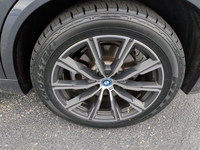 Used 2022 BMW X5 xDrive45e w/ M Sport Package AWD/4WD image 12