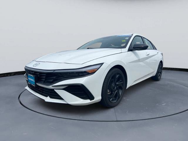 Used 2026 Hyundai Elantra Sport FWD image 4