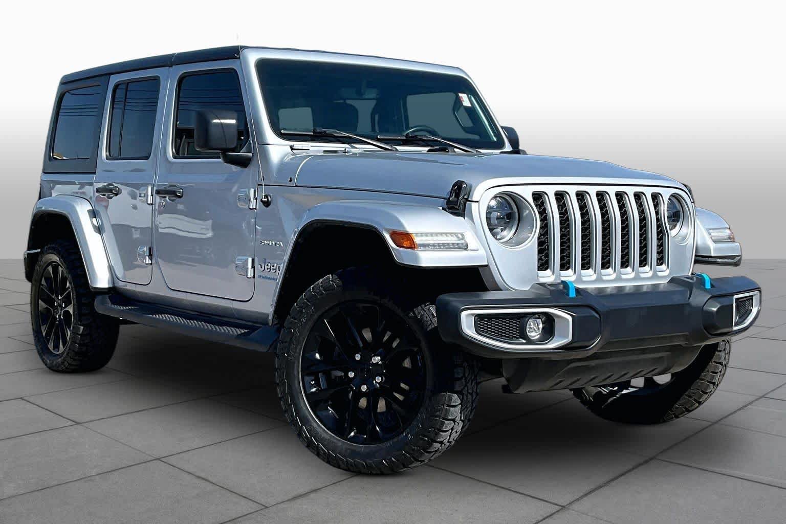 Used 2023 Jeep Wrangler Unlimited Sahara w/ Safety Group AWD/4WD image 3