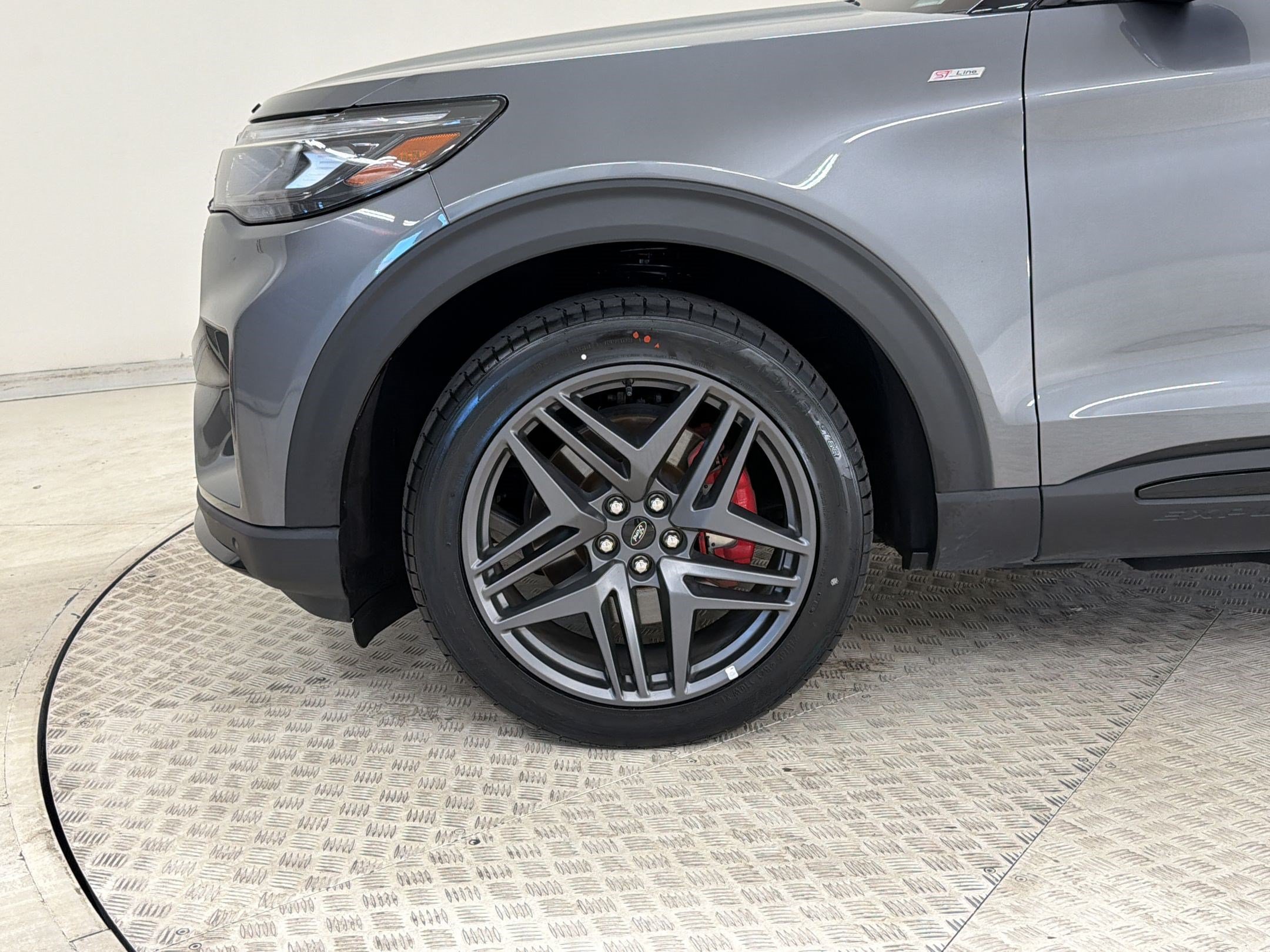 Certified 2025 Ford Explorer ST-Line w/ ST-Line Street Pack AWD/4WD image 13
