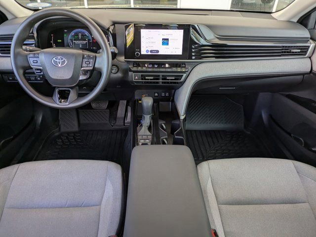 Used 2025 Toyota Camry LE image 13