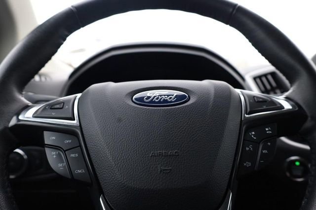 Certified 2024 Ford Edge SEL image 9