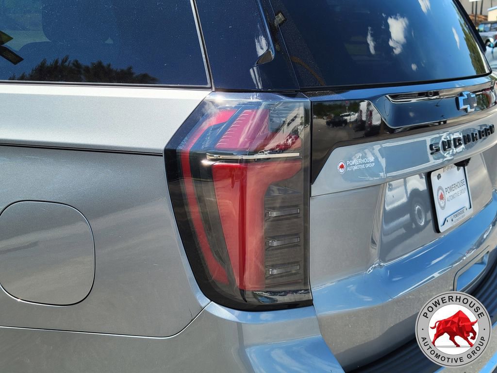 Used 2025 Chevrolet Suburban LS image 13