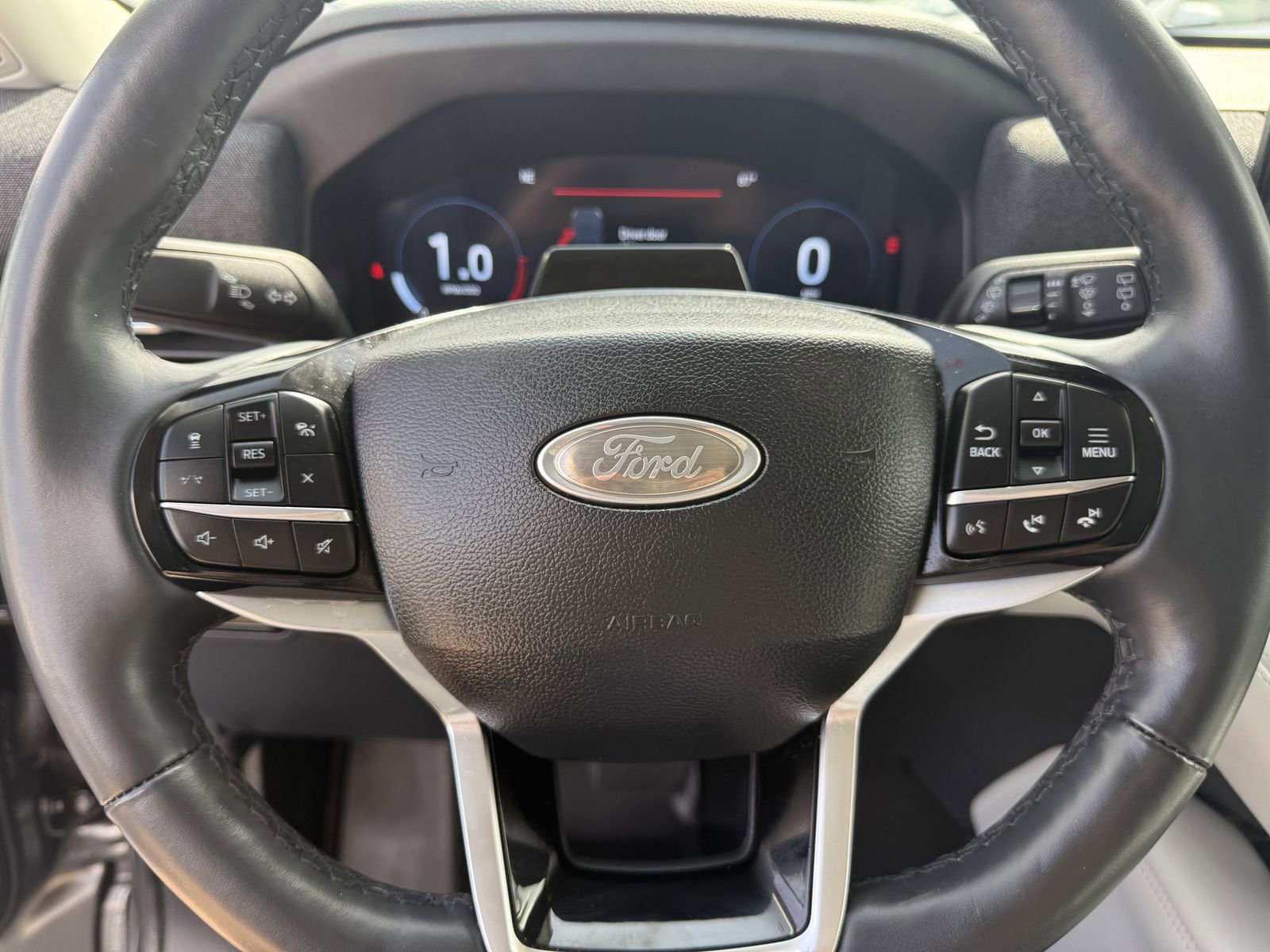 Certified 2025 Ford Explorer Platinum w/ Ultimate Package AWD/4WD image 32