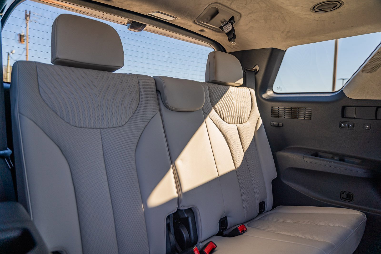 Used 2025 Hyundai Palisade Calligraphy image 25