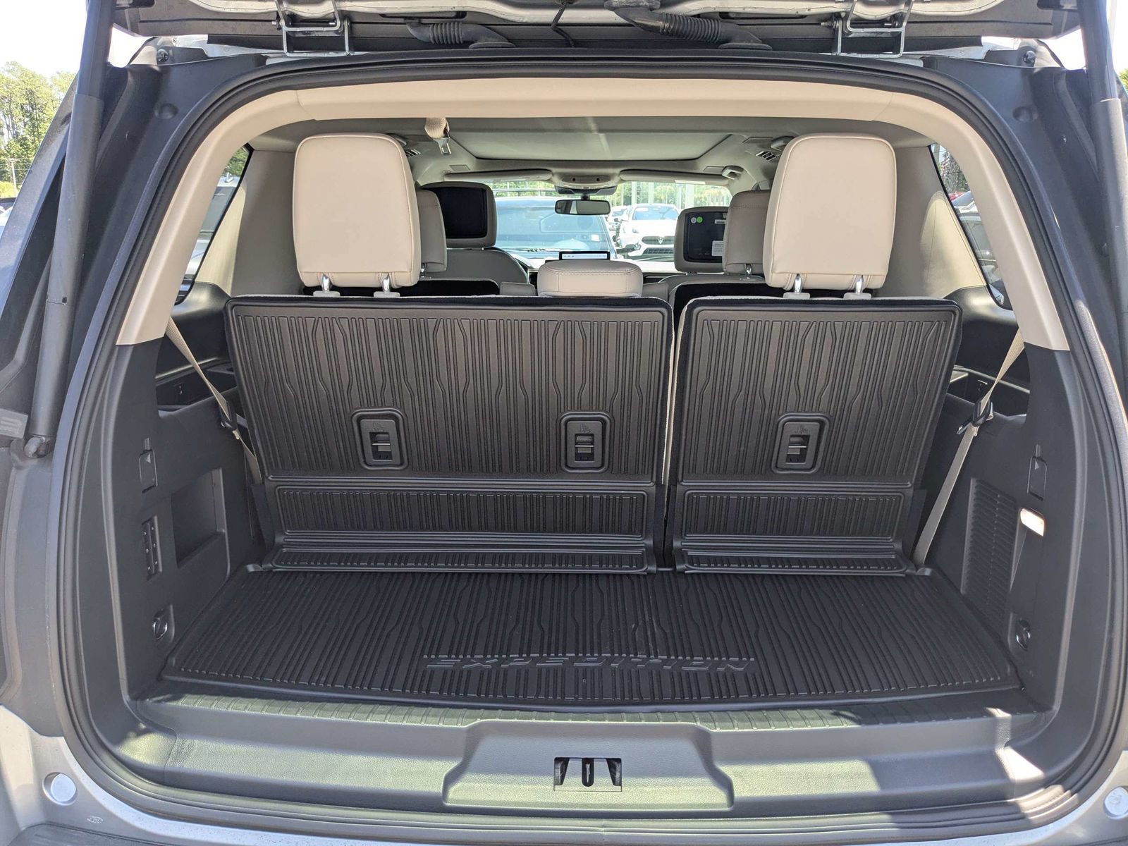 Certified 2023 Ford Expedition Platinum AWD/4WD image 13