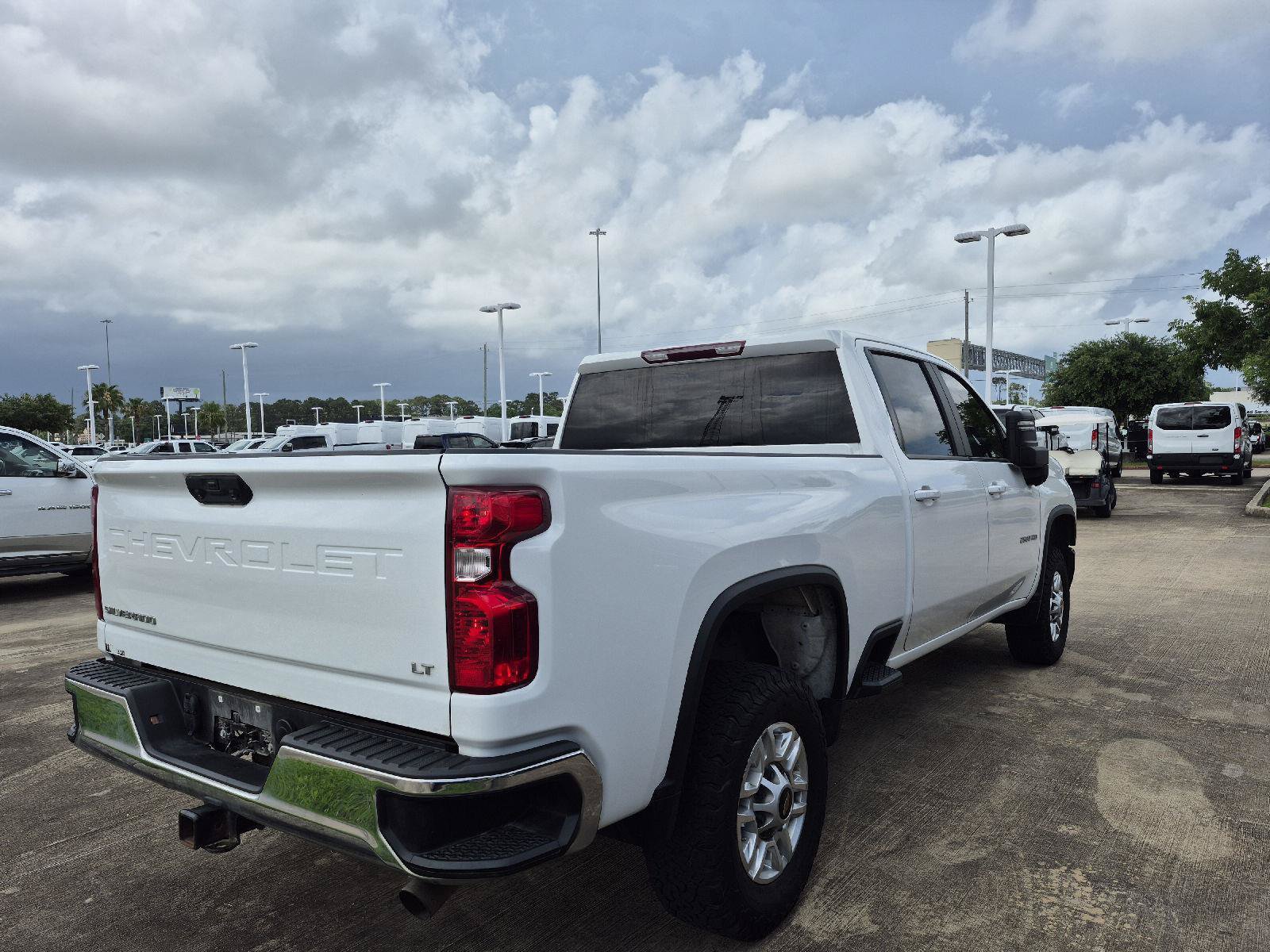 Used 2024 Chevrolet Silverado 2500 LT w/ Convenience Package AWD/4WD image 3