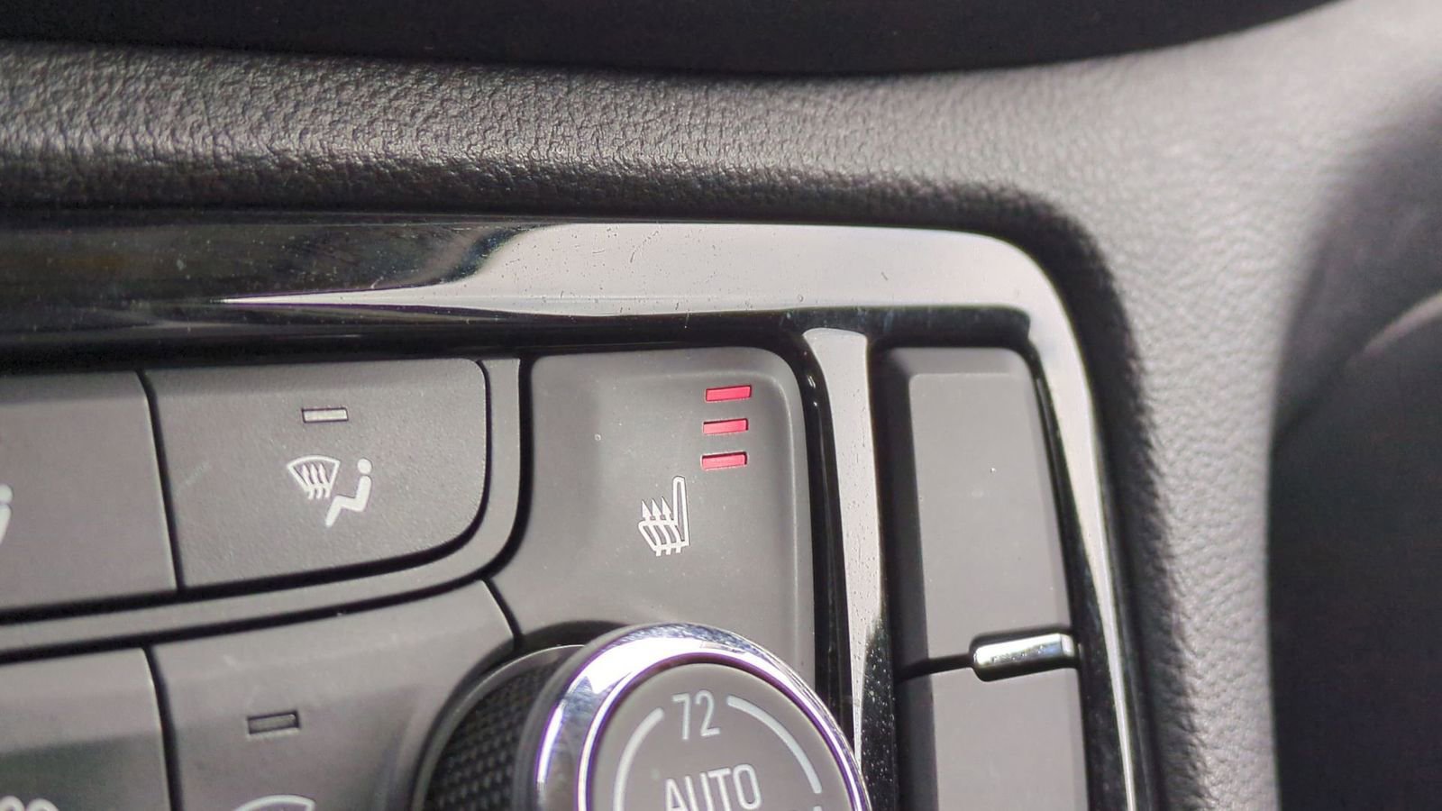 Used 2017 Buick Encore Essence image 35