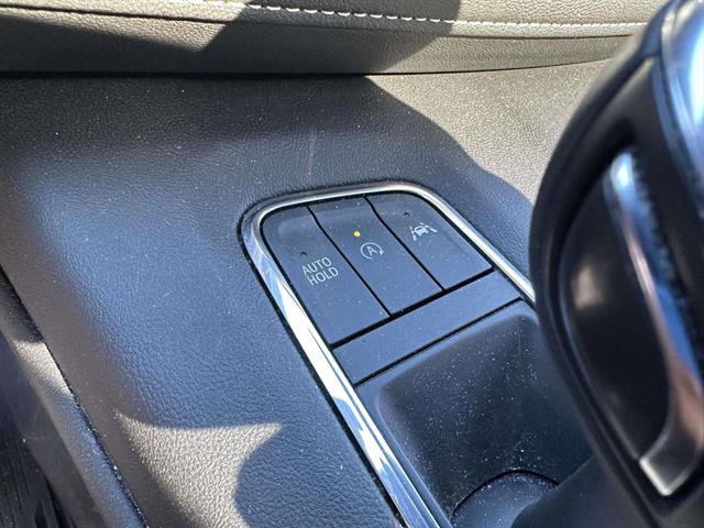 Used 2024 Cadillac Escalade Premium Luxury AWD/4WD image 20