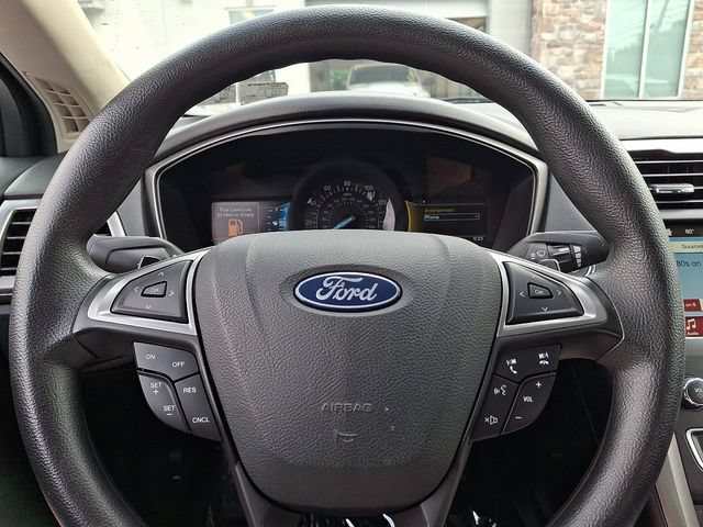 Certified 2018 Ford Fusion SE w/ Fusion SE Technology Package FWD image 23