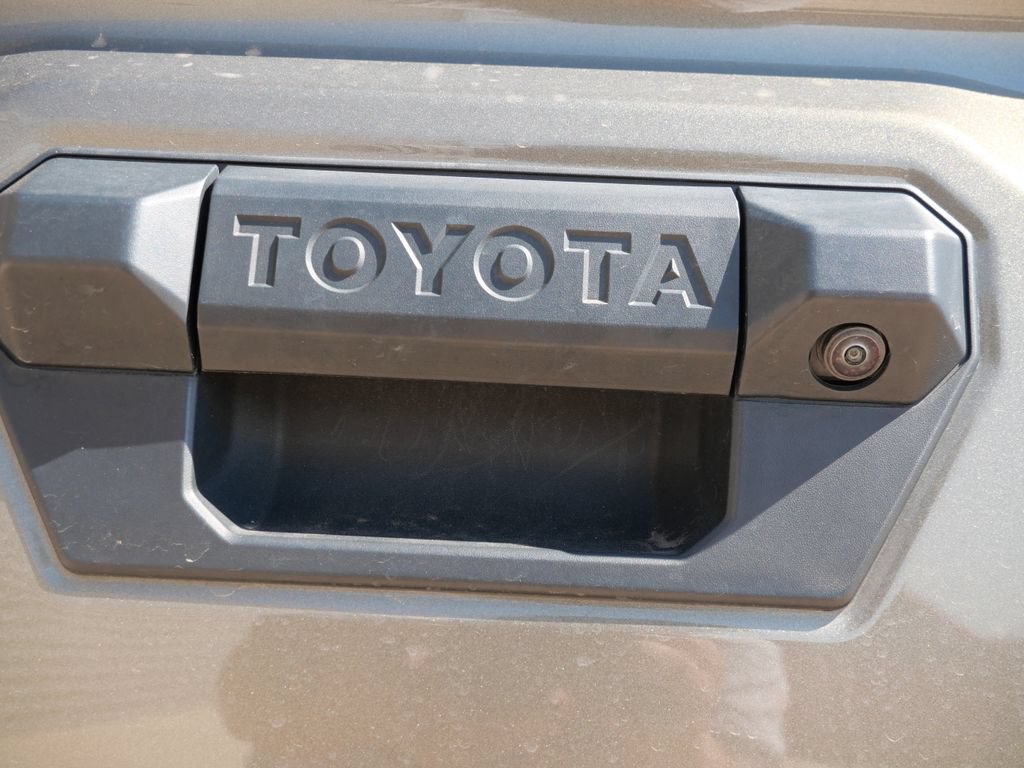 Used 2025 Toyota Tacoma TRD Off-Road AWD/4WD image 13