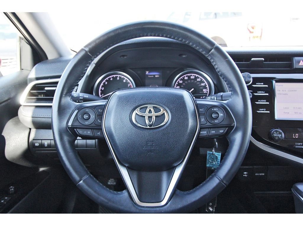 Used 2018 Toyota Camry L image 14