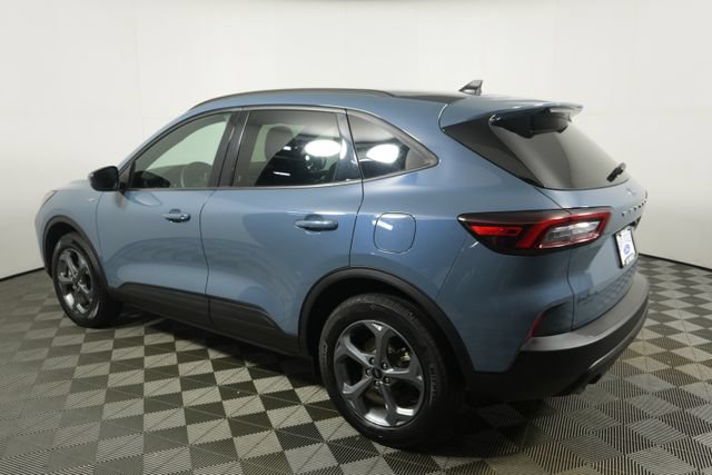 Certified 2025 Ford Escape ST-Line Select AWD/4WD image 5
