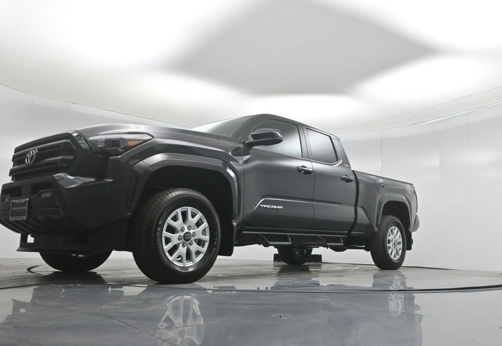 Used 2025 Toyota Tacoma SR5 image 41