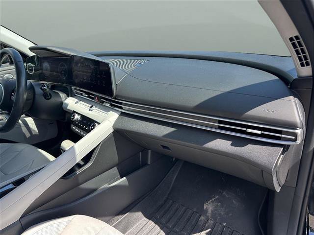 Used 2023 Hyundai Elantra Limited FWD image 18