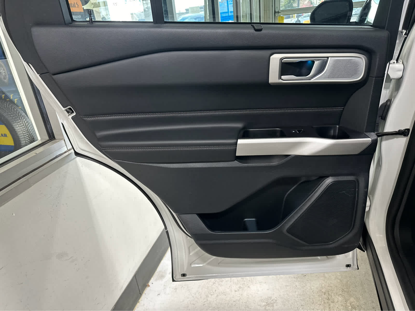 Certified 2023 Ford Explorer Limited w/ Limited Technology Package image 25