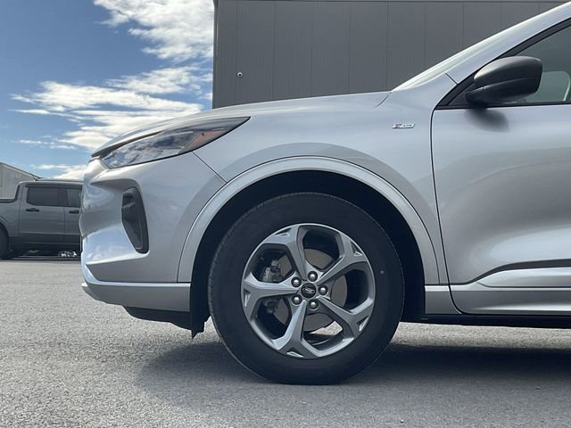 Certified 2023 Ford Escape ST-Line w/ Tech Pack #1 AWD/4WD image 11