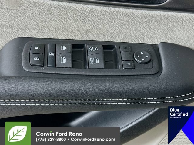 Used 2024 Chrysler Pacifica Touring-L AWD/4WD image 21