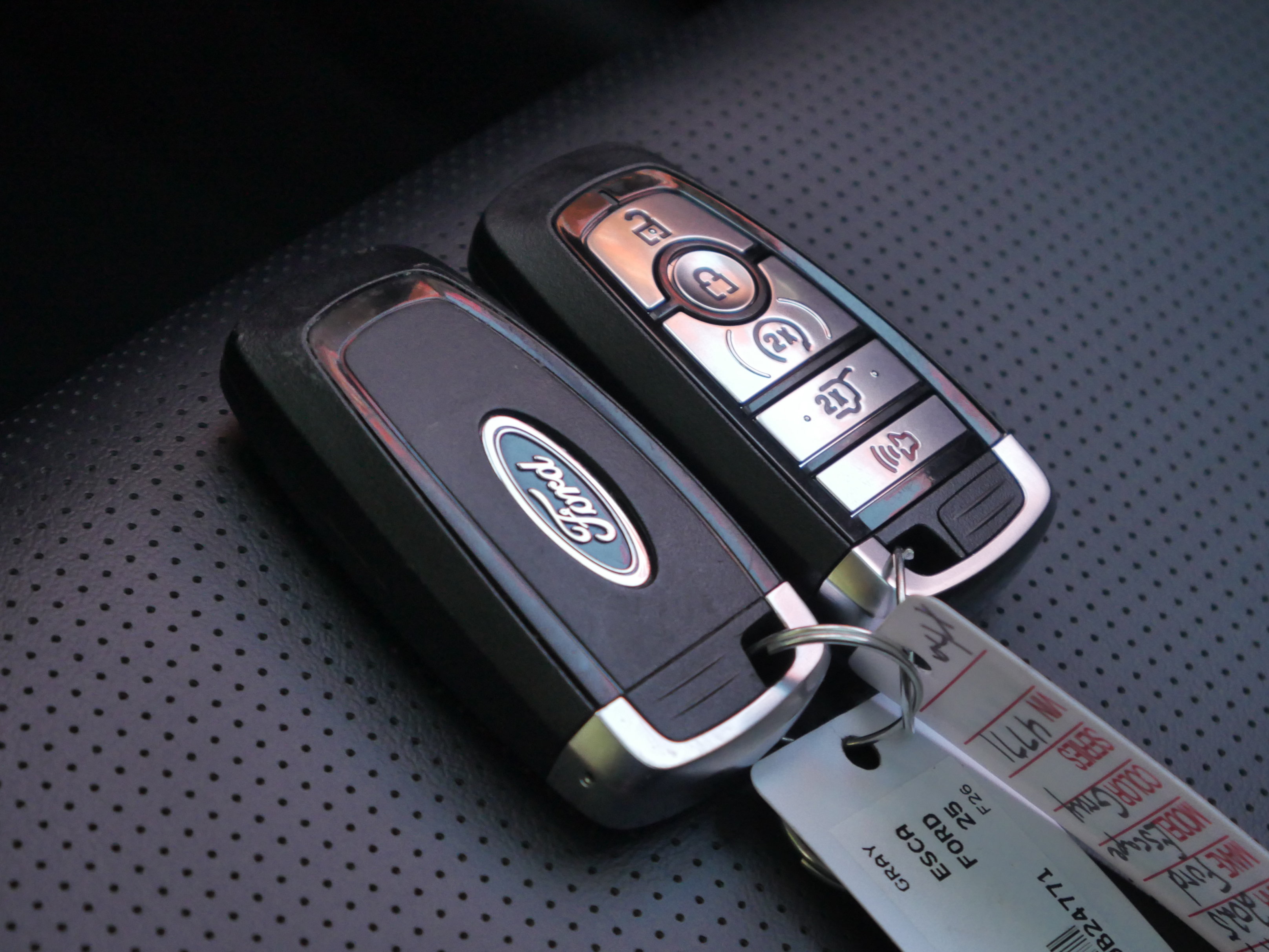 Certified 2025 Ford Escape Platinum AWD/4WD image 32