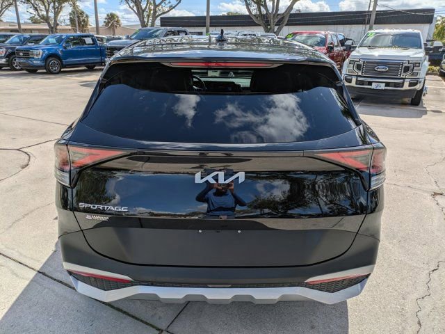 Used 2023 Kia Sportage EX image 3