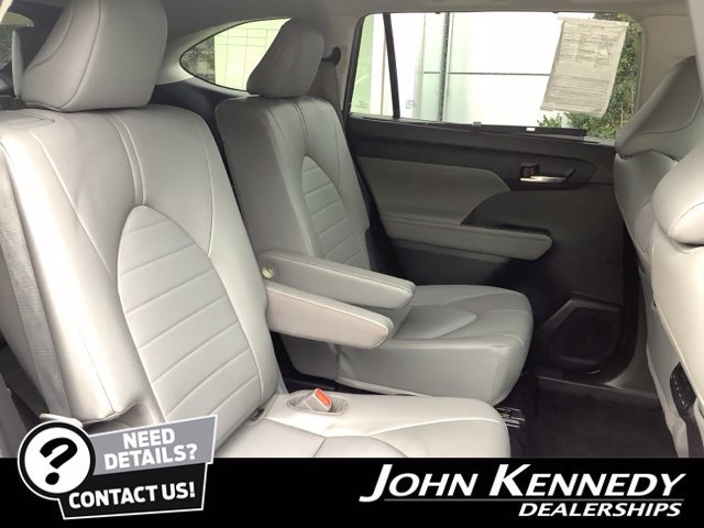 Used 2022 Toyota Highlander XLE AWD/4WD image 26