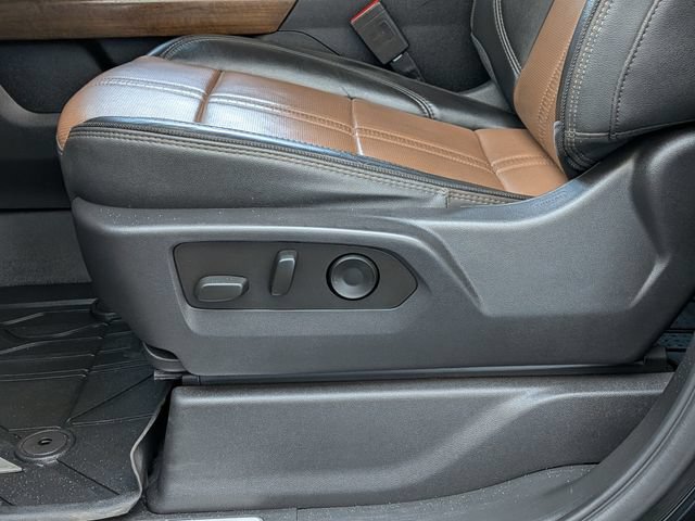 Used 2024 Chevrolet Silverado 3500 High Country w/ Technology Package AWD/4WD image 16