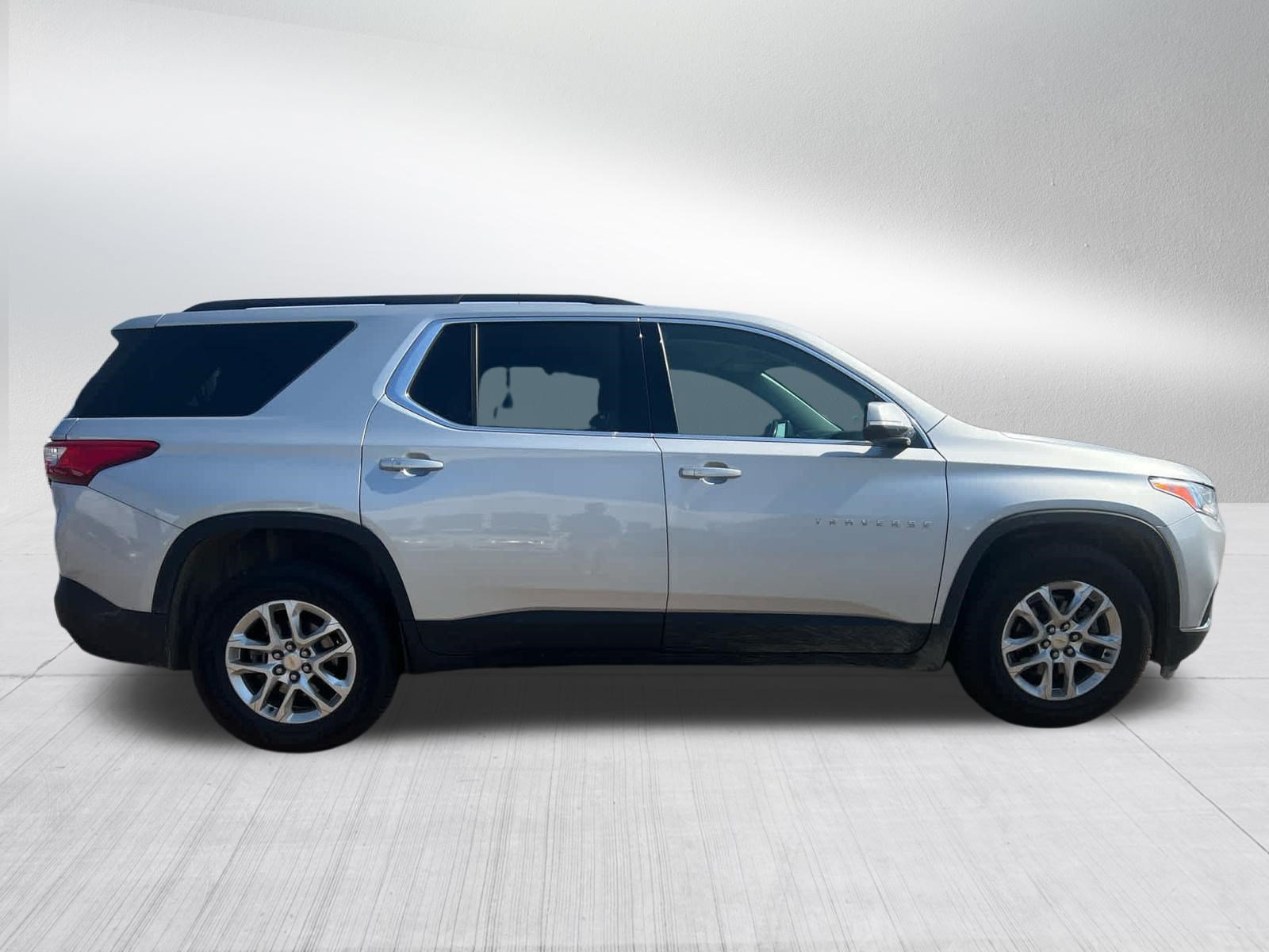 Used 2020 Chevrolet Traverse LT w/ Driver Confidence II Package AWD/4WD image 8