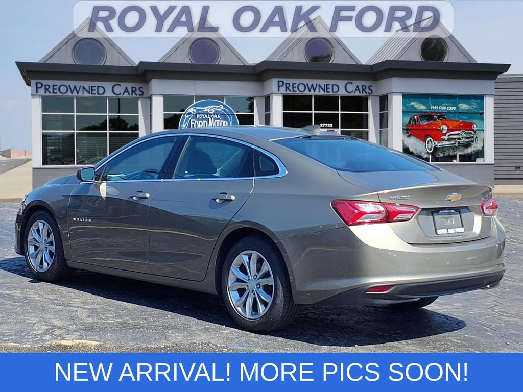 Used 2020 Chevrolet Malibu LT FWD image 2
