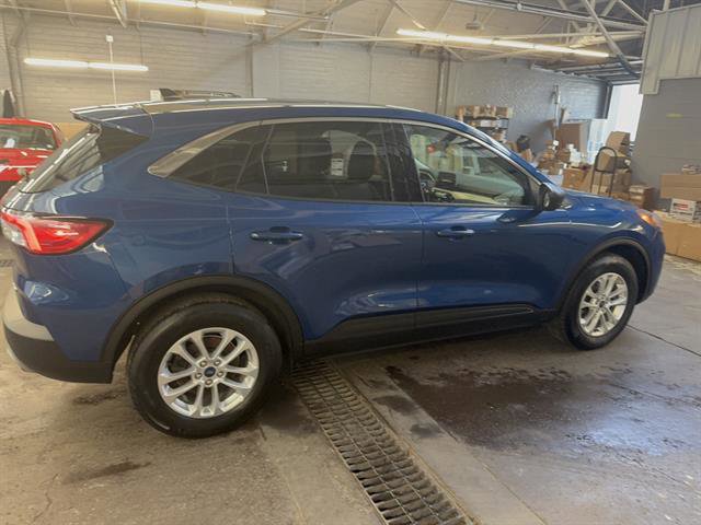 Certified 2022 Ford Escape SE w/ Cold Weather Package AWD/4WD image 16