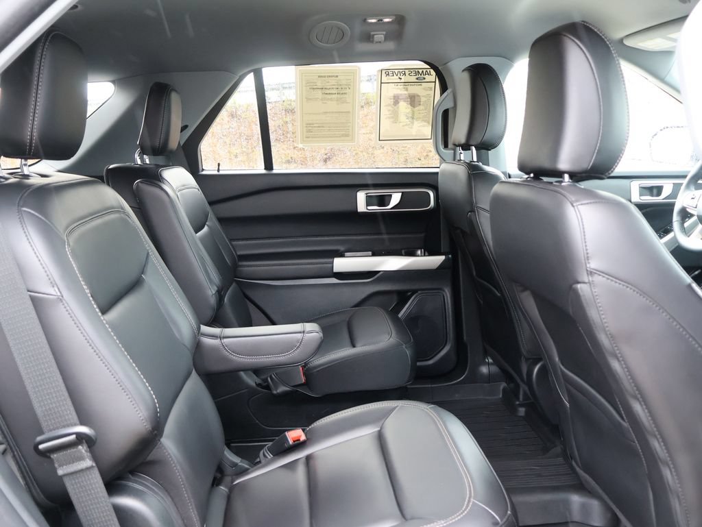 Certified 2023 Ford Explorer XLT w/ Equipment Group 202A AWD/4WD image 13