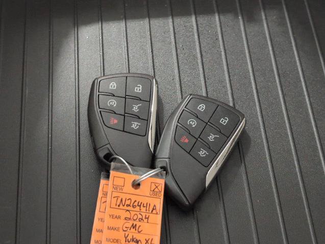 Used 2024 GMC Yukon XL Denali w/ Advanced Technology Package AWD/4WD image 30