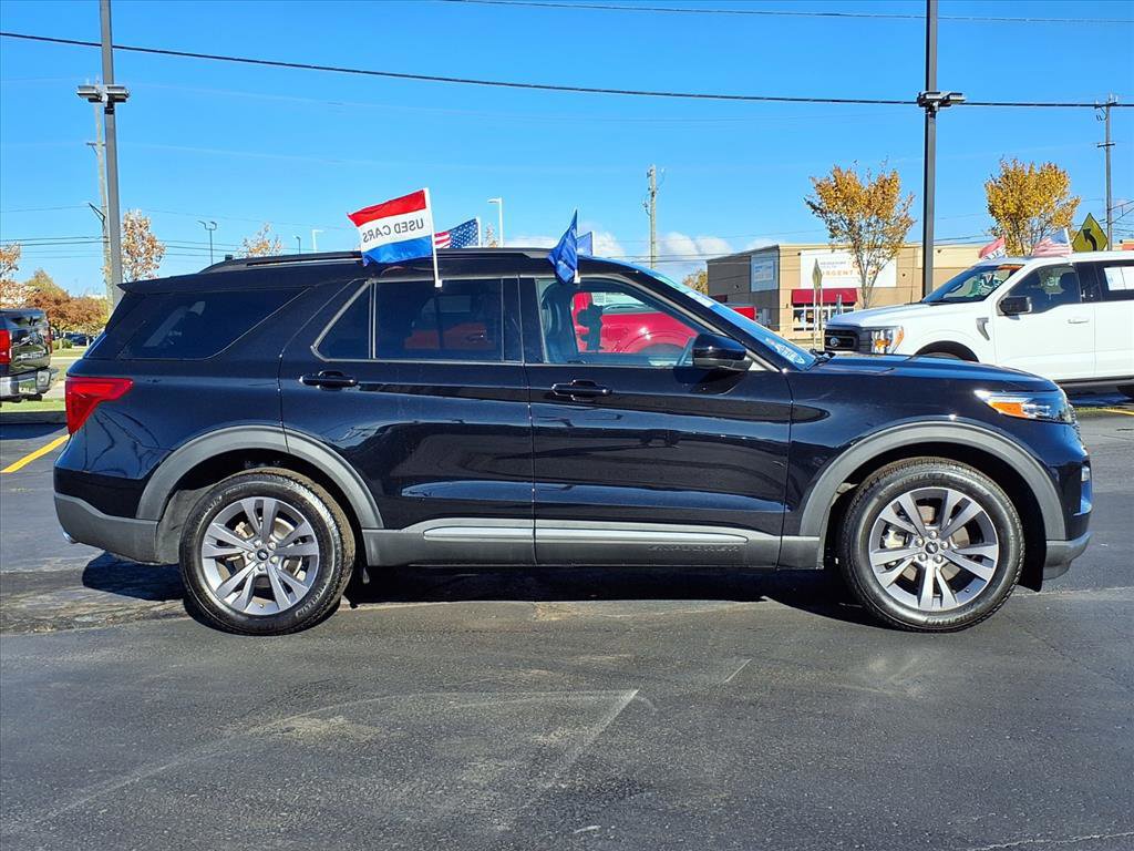 Certified 2023 Ford Explorer XLT w/ Equipment Group 202A image 4