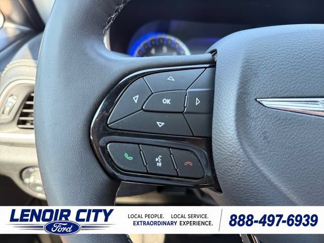 Used 2025 Chrysler Pacifica Limited FWD image 20