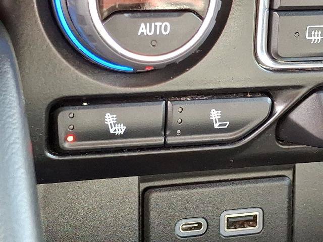 Used 2022 Chevrolet Suburban LT AWD/4WD image 24