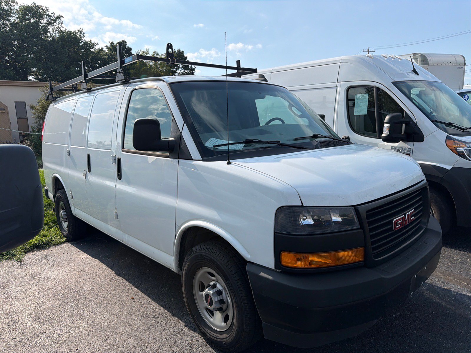Used 2022 GMC Savana 2500 w/ Driver Convenience Package RWD image 3