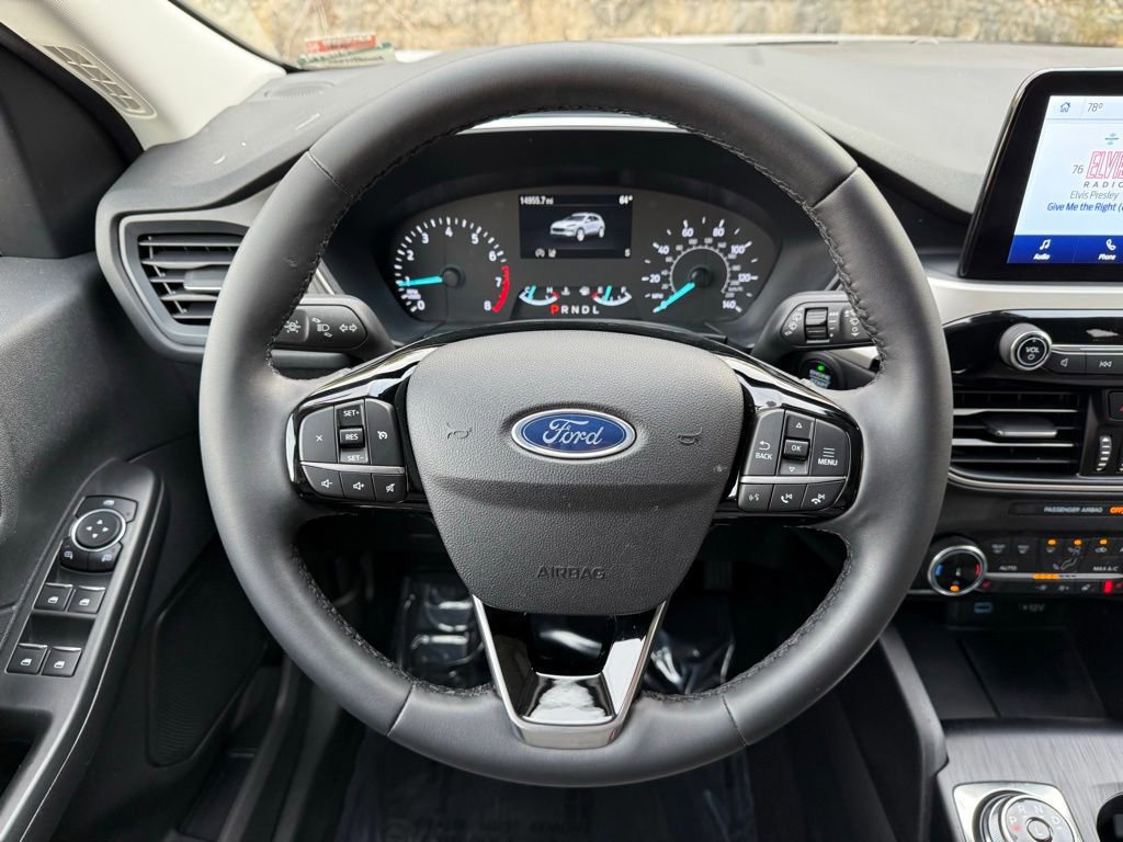 Certified 2022 Ford Escape SE w/ SE Sport Appearance Package image 16