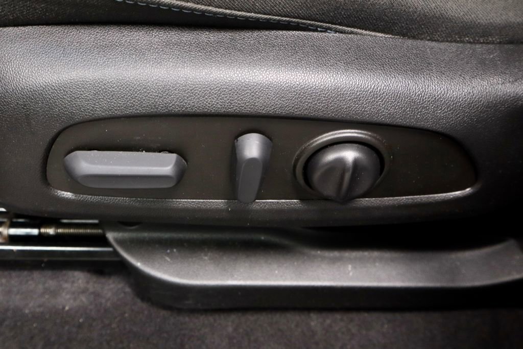 Used 2022 Chevrolet Bolt LT image 24