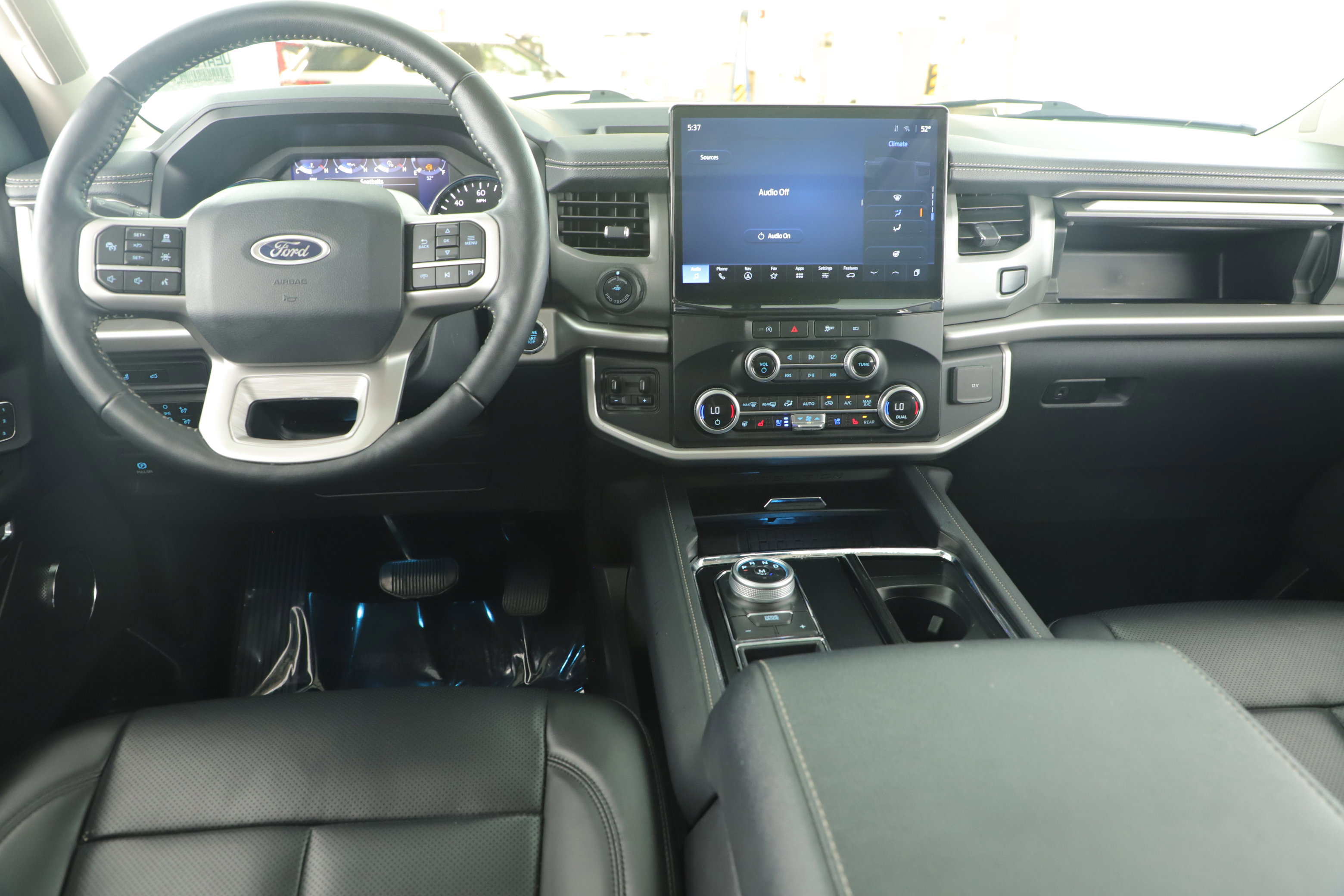 Certified 2024 Ford Expedition XLT image 19