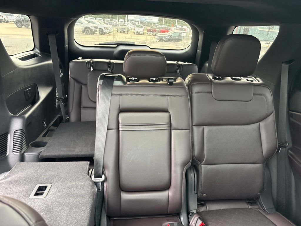 Certified 2025 Ford Explorer Platinum AWD/4WD image 9