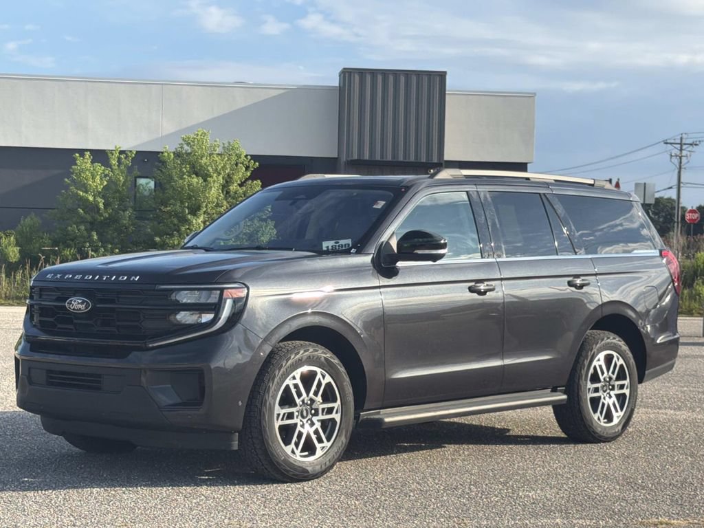 Certified 2025 Ford Expedition Active AWD/4WD image 8