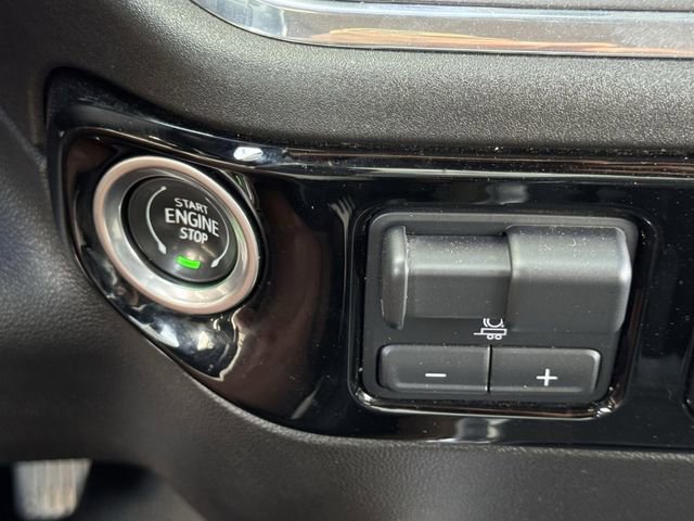 Used 2024 Chevrolet Silverado 1500 High Country w/ Technology Package AWD/4WD image 18